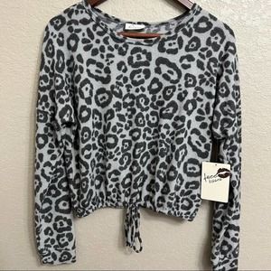 NWT free kisses leopard ultra soft long sleeve sweater sz small